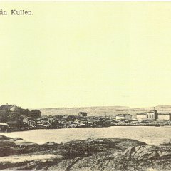 Denna bild är tagen någon gång mellan 1905 och 1911. Att den går att tidsbestämma beror på att badhuset byggdes 1905 och Kullen bytte namn till Kullavik 1911. Källa: Lennart Claesson.